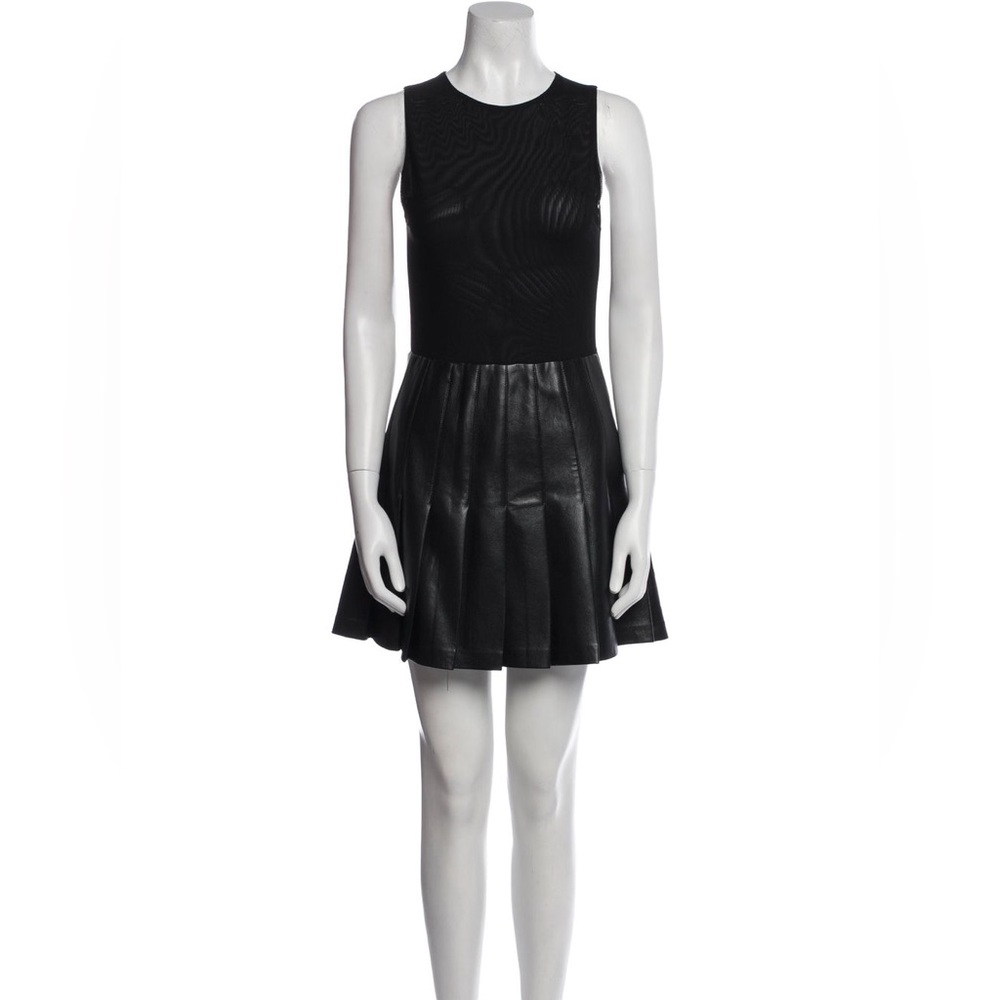 Alice + Olivia Black Sleeveless Classic Dress